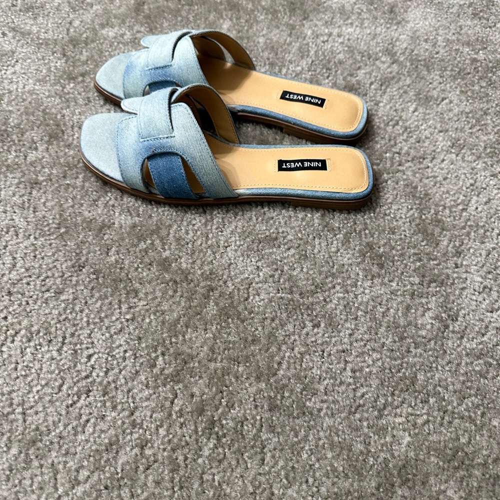 Nine West Light Blue Denim Interlocking Strap Slide Sandals Size 8 - Picture 3 of 7